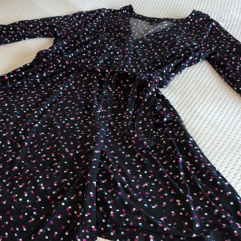 Black Floral Wrap Dress with Pink Accents - Brand - Picture 9 of 13